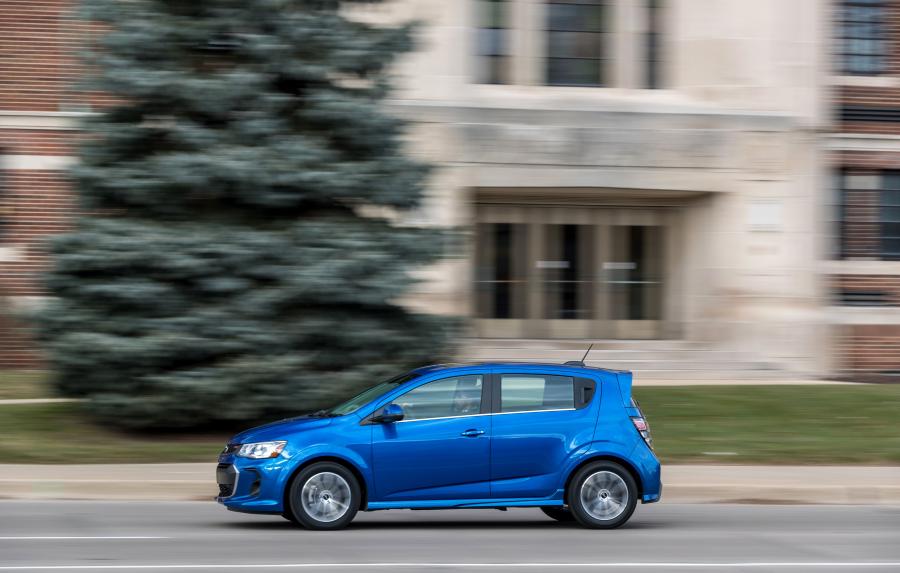  Chevrolet Sonic RS Hatchback 2016 года  (NA) (фото 15 из 17)